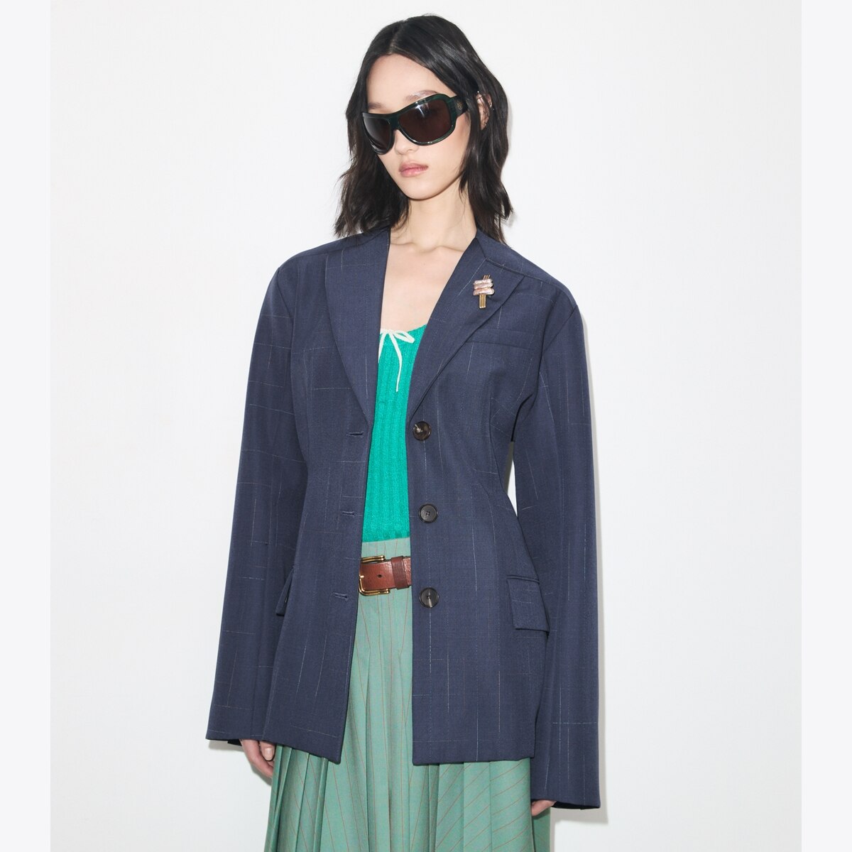 wool-blazer-on-model-detail.TB_185011_022_20260317_OMDET.pdp-1200x1200-1
